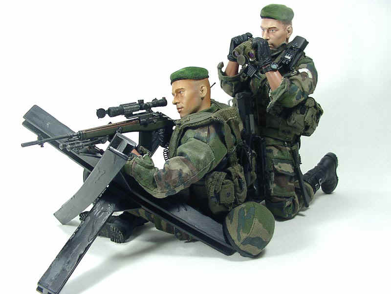 Sniper_Leg001.jpg (80517 Byte)